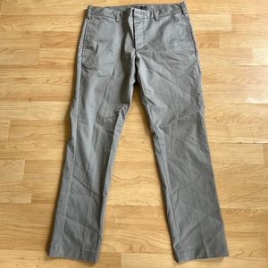 Gray Van Heusen Dress Pants W 32 L 30 Slim Fit